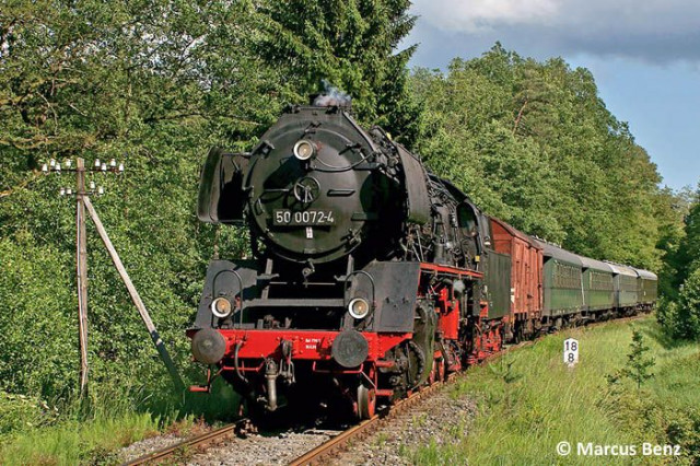 Dampflokomotive 50 0072-4 sagt SERVUS - Herbst-Dampftage im Bahnbetriebswerk Nördlingen